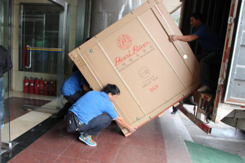 木兰钢琴贵重工艺品无忧运